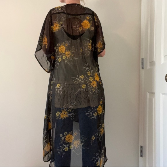 Band of gypsies black flowered boho duster - Picture 6 of 12